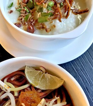 Daily local cuisine breakfast (MYR 18.00 per person)