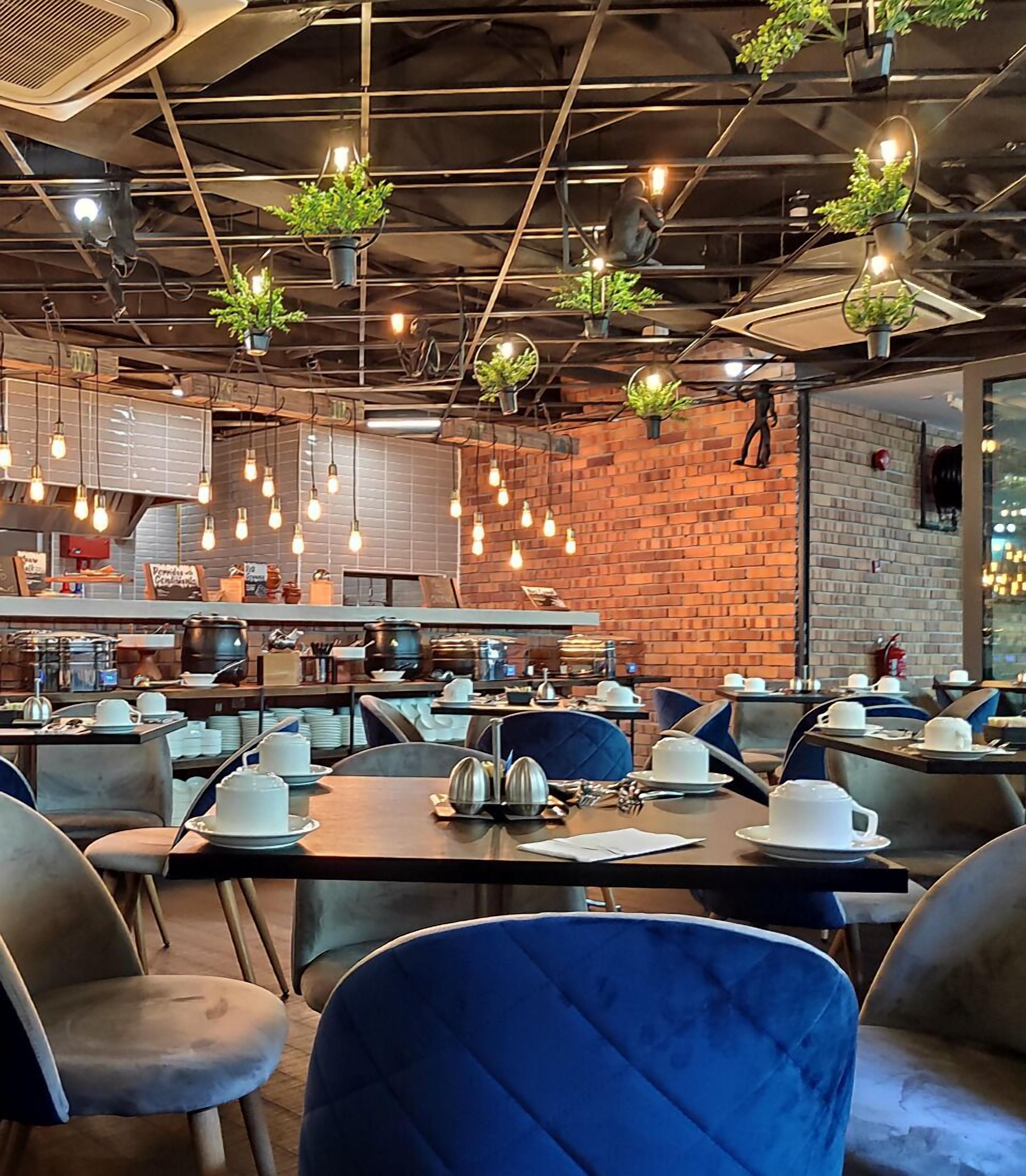 daily local cuisine breakfast (myr 18.00 per person)