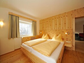 Premium bedding, in-room safe, desk, laptop workspace - Pension Bergkristall (Heiligenblut)