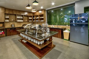 Daily buffet breakfast for a fee - Lustig Hostel (Sa Pa)