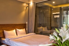 Deluxe Double Room | Iron/ironing board, free WiFi, bed sheets - Lustig Hostel (Sa Pa)