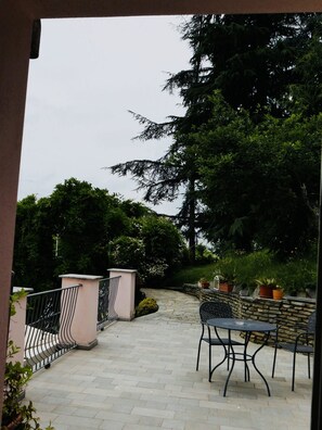 Kahden hengen huone, terassi (Disegni) | Terassi/patio