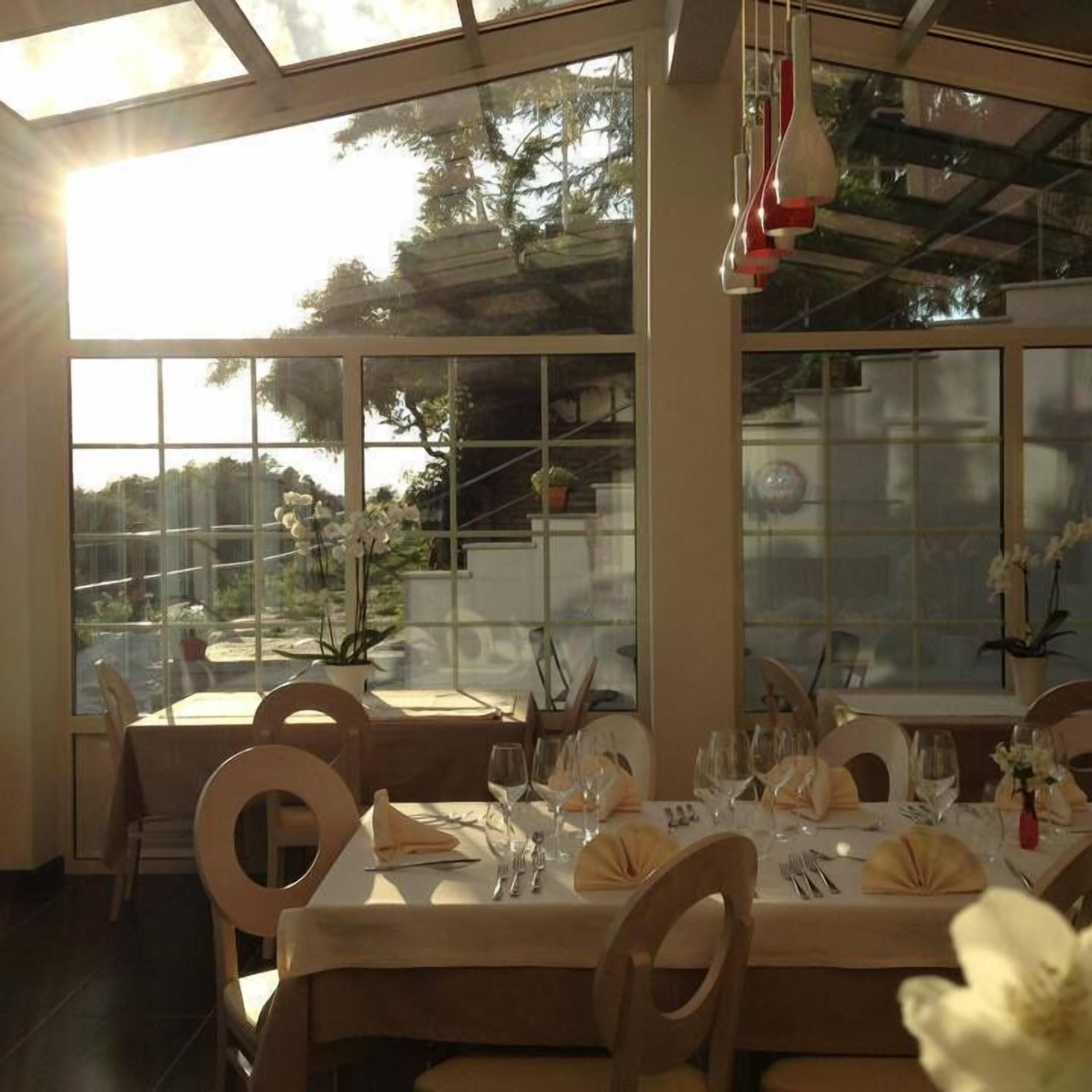 ランチ、ディナー、ブランチに営業 (イタリア料理)