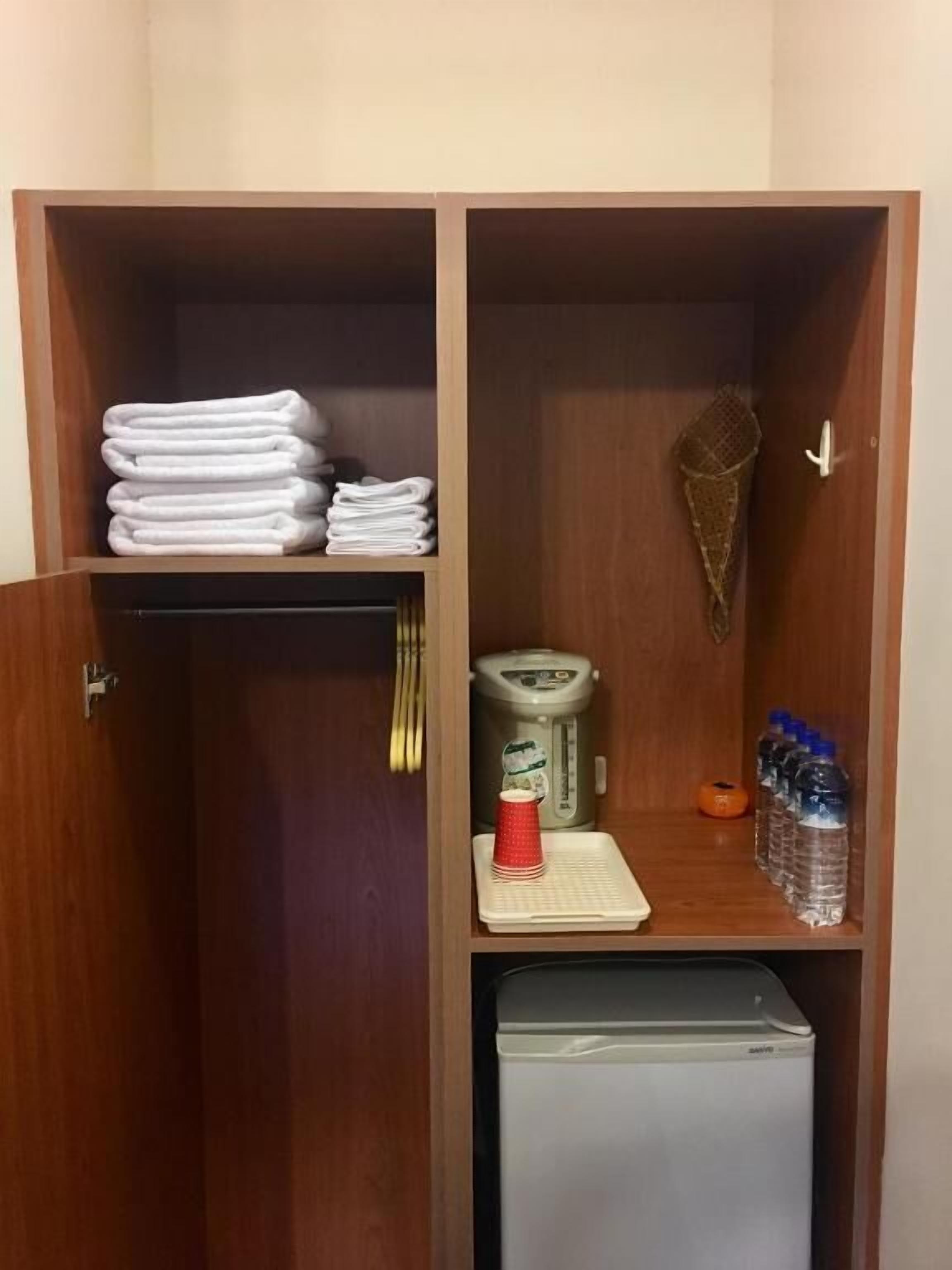 Deluxe Quadruple Room | Blackout curtains, free WiFi, bed sheets