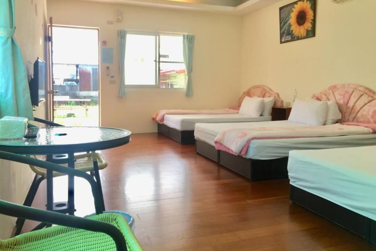 Blackout curtains, free WiFi, bed sheets