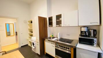 Brucken 1/3 | Private kitchen | Fridge, microwave, oven, stovetop