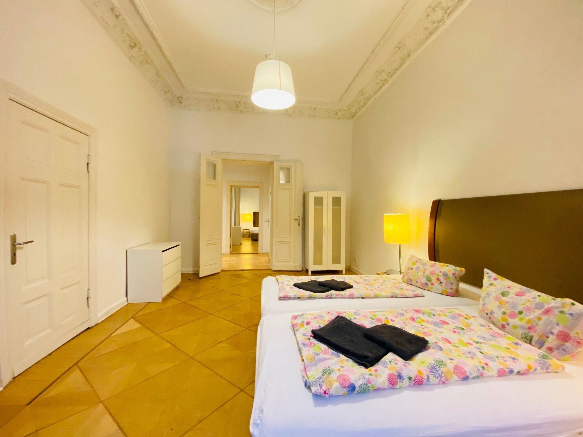 Brucken 1/3 | Roupas de cama antialérgicas, escrivaninha, quartos à prova de som