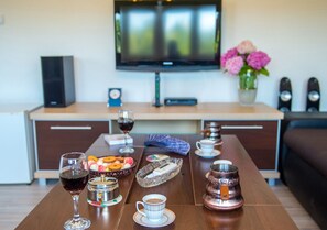 Villa, 2 soverom | Spiseområde på rommet