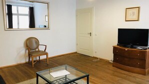 Leilighet, 1 soverom | Oppholdsrom | Flatskjerm-TV