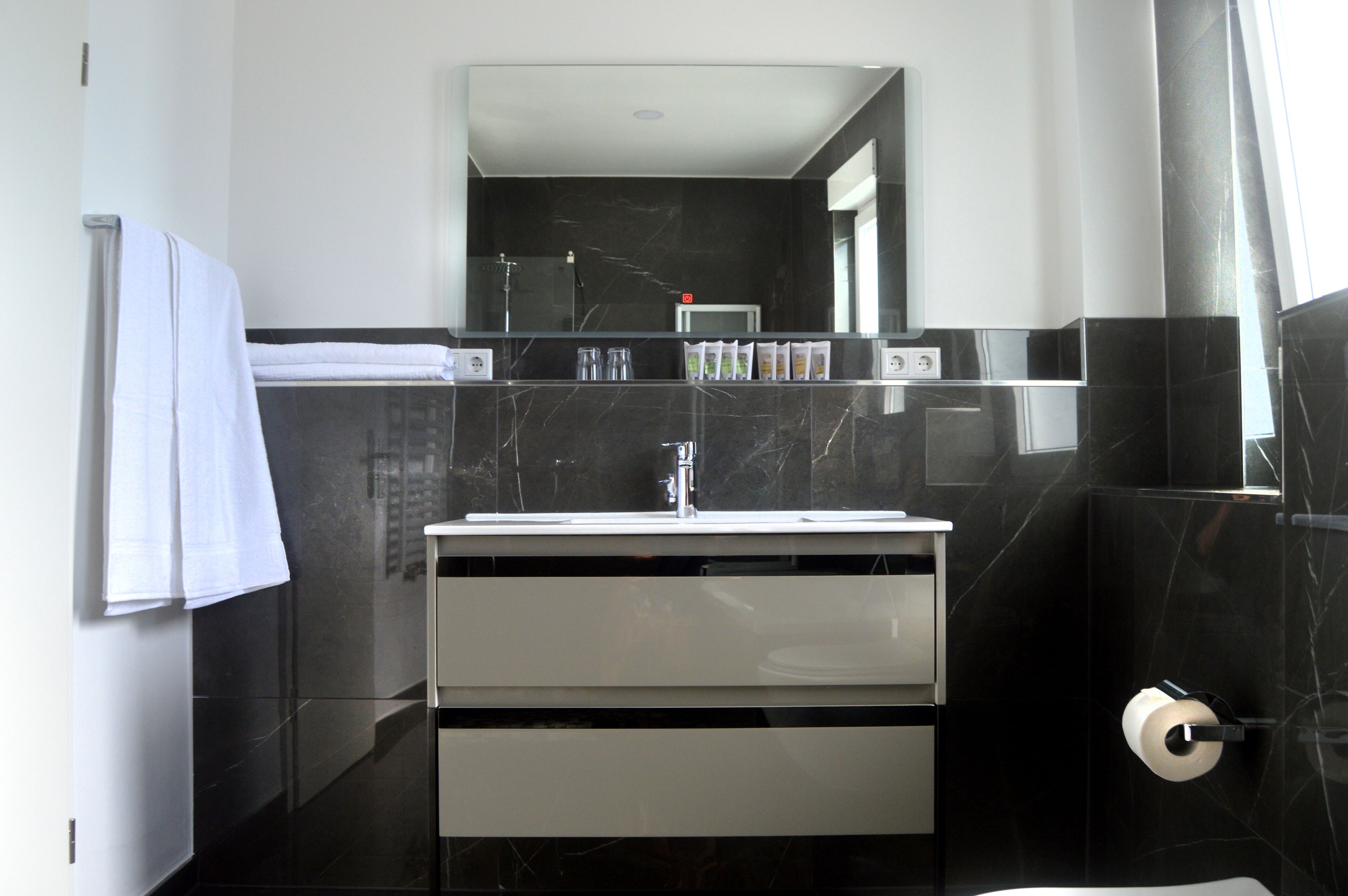 Einzelzimmer, eigenes Bad | Badezimmer