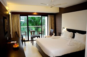 行政客房 | 迷你吧、房內夾萬、書桌、隔音