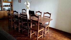 Bữa sáng kiểu Âu hàng ngày với phụ phí nhỏ