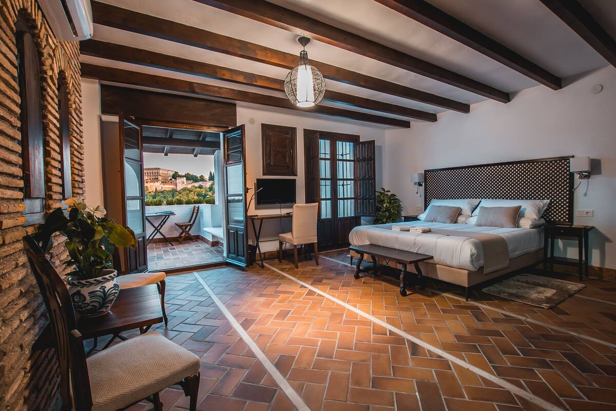 Junior Suite, Terrace (Alhambra view) | Meja, Wi-fi percuma, dihias secara berasingan 