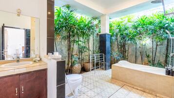 Villa, 4 Bedrooms, Private Pool | Bathroom