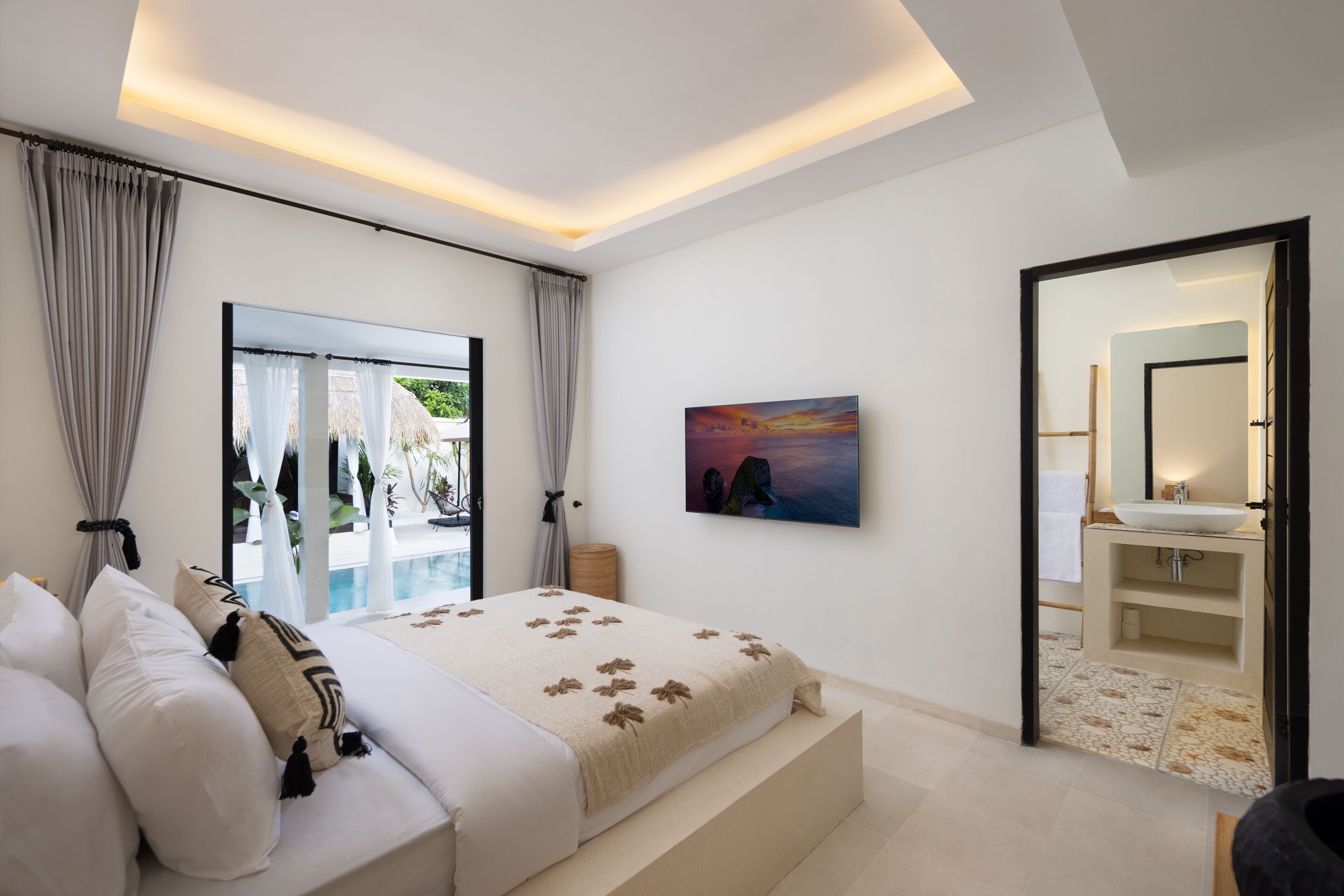 Villa, 3 slaapkamers, privézwembad | 3 slaapkamers, een kluis op de kamer, een bureau, een laptopwerkplek