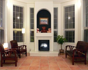 Coin salon dans le hall