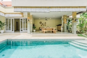 Eigener Pool