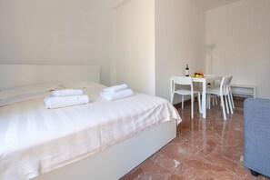 City-Apartment | 4 Schlafzimmer, hochwertige Bettwaren, Daunenbettdecken