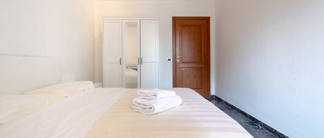 City Apartment | 4 bedrooms, premium bedding, down comforters, individually furnished