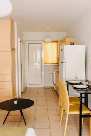 Studio Exécutif, balcon, vue montagne | Coin séjour