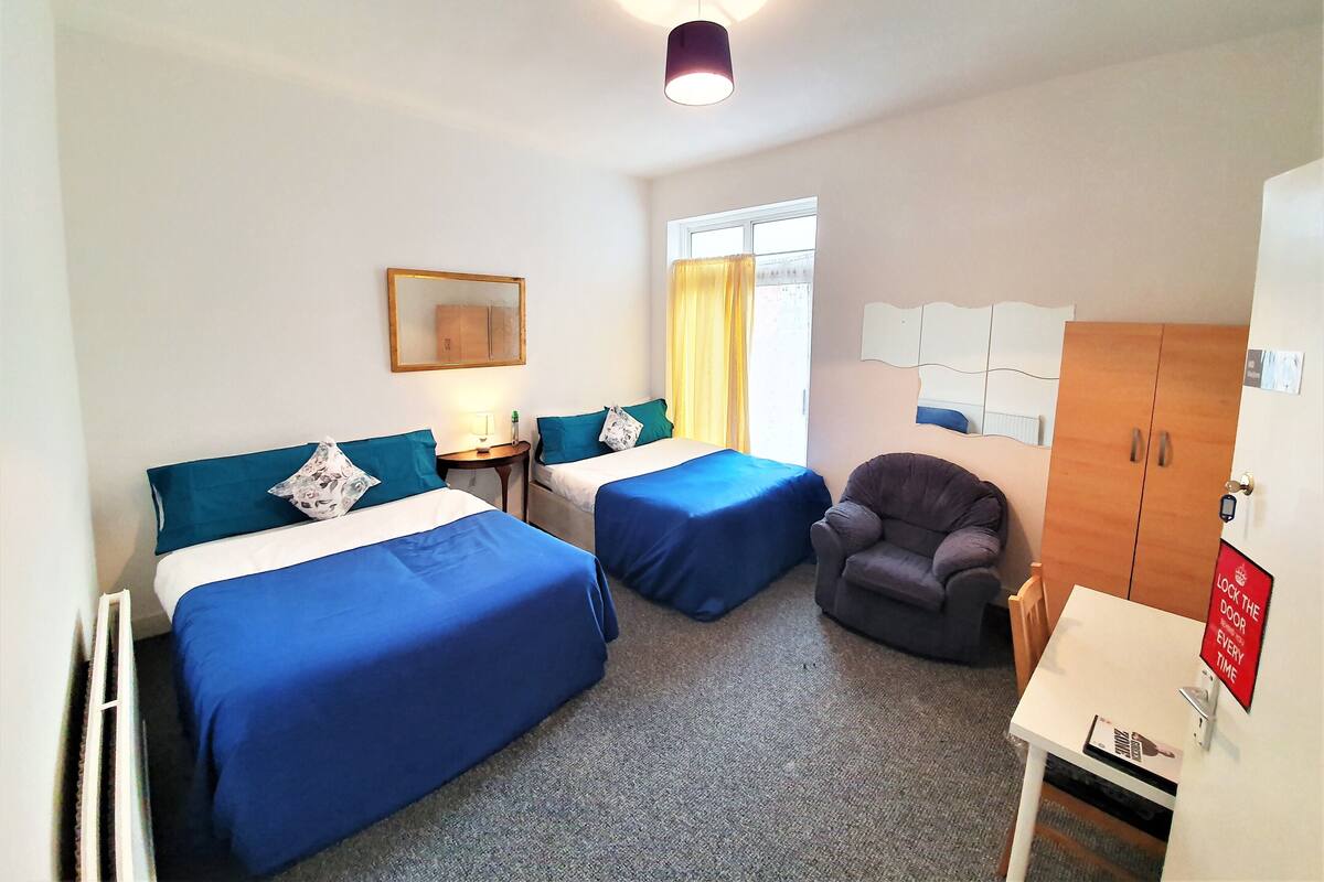 Family Room (Room 3)