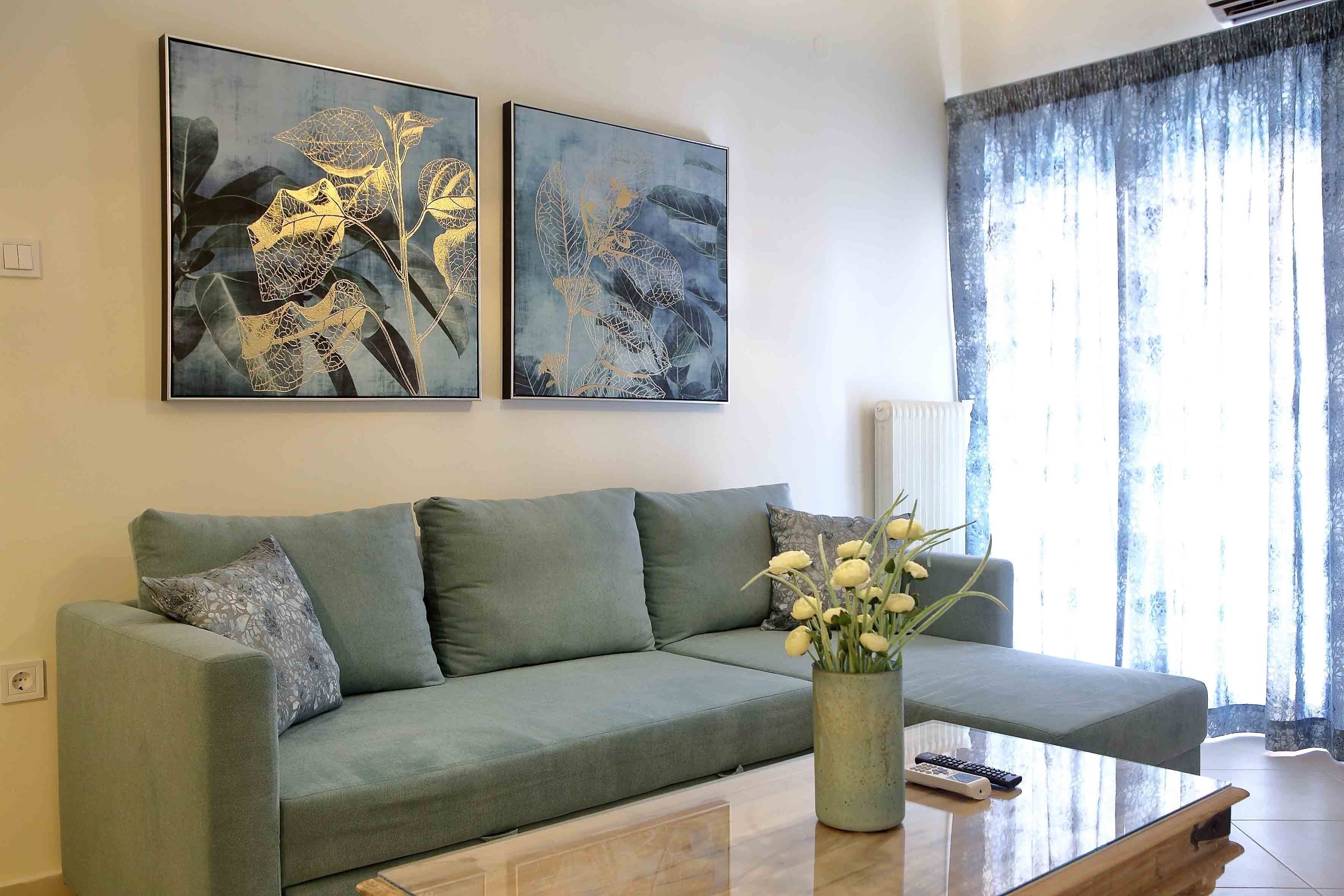 Deluxe Apartment, 2 Bedrooms, Balcony, City View | Living room