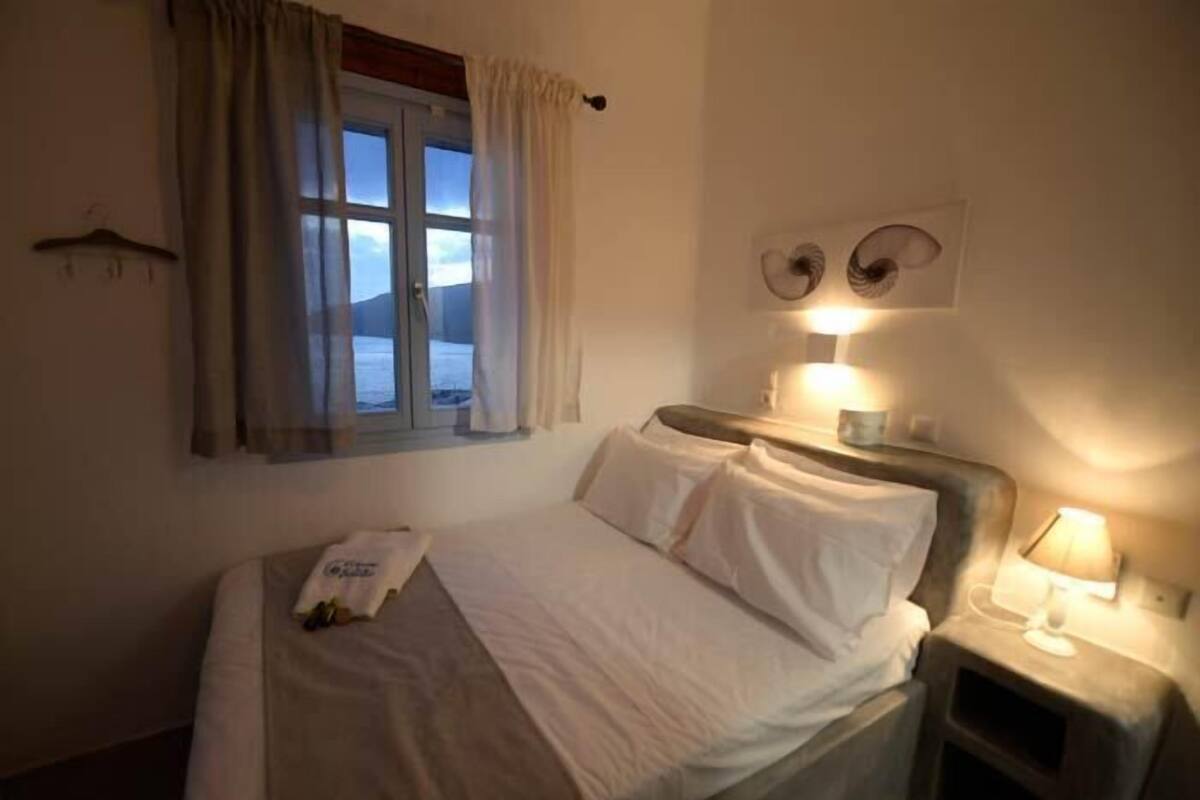 In-room safe, individually decorated, blackout drapes