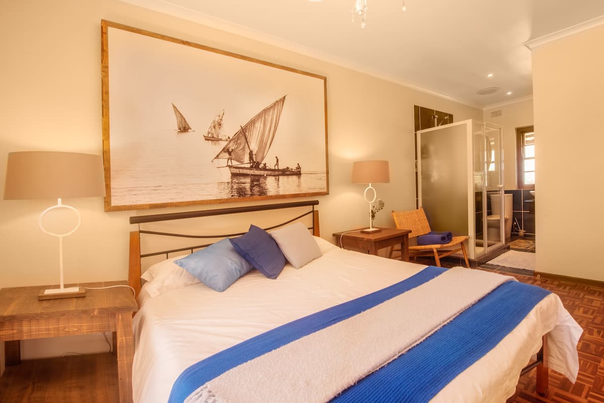 In-room safe, free WiFi, bed sheets