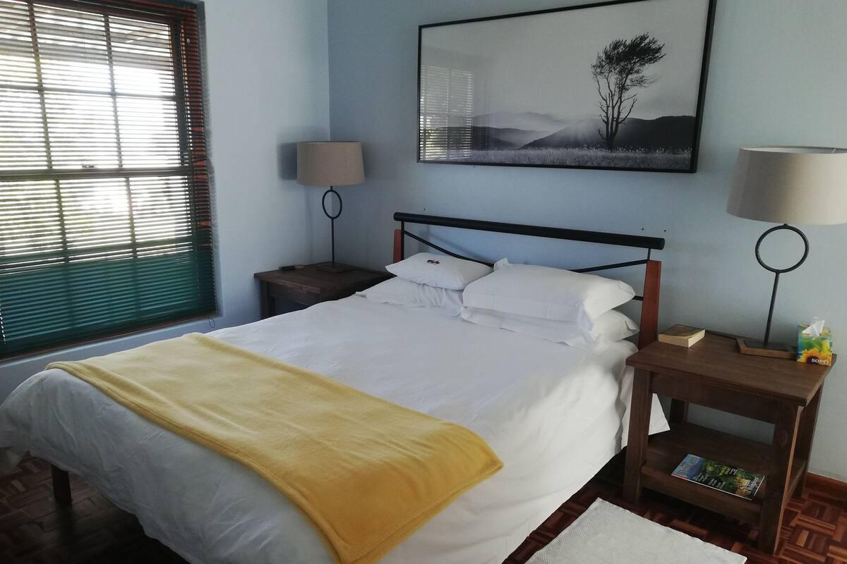 In-room safe, free WiFi, bed sheets