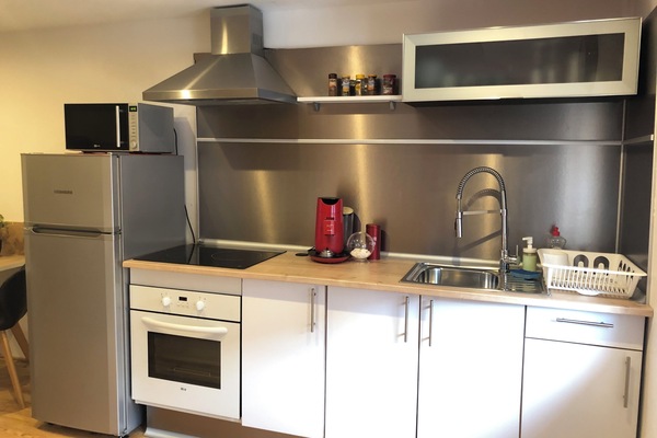 KĂŒhlschrank, Mikrowelle, Ofen, Herdplatte