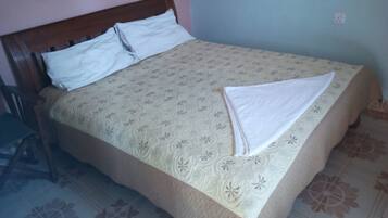 Bureau, Wi-Fi gratuit, draps fournis