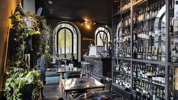 Bar (in der Unterkunft)