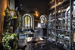 Bar (en la propiedad)