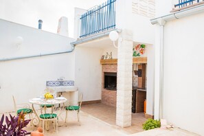 Outdoor dining - Casa Vidal, relax at the foot of the Sierra del Carche (Raspay)