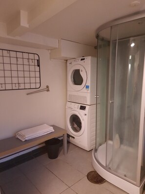 Dusche, Regendusche, Handtücher