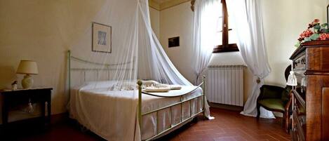 1 camera, ferro/asse da stiro, culla da viaggio, Wi-Fi gratuito