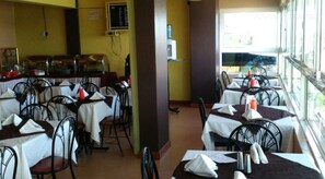 Esmorzar diari d'estil bufet gratuït 