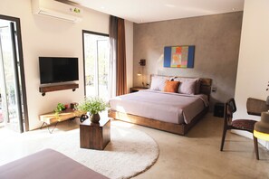 Kamar Keluarga | Isi minibar gratis, brankas, meja kerja, dan ruang kerja ramah laptop