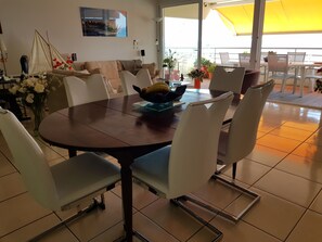 Dining - THE PATIO APARTMENT FACING THE SEA (Canet-en-Roussillon)