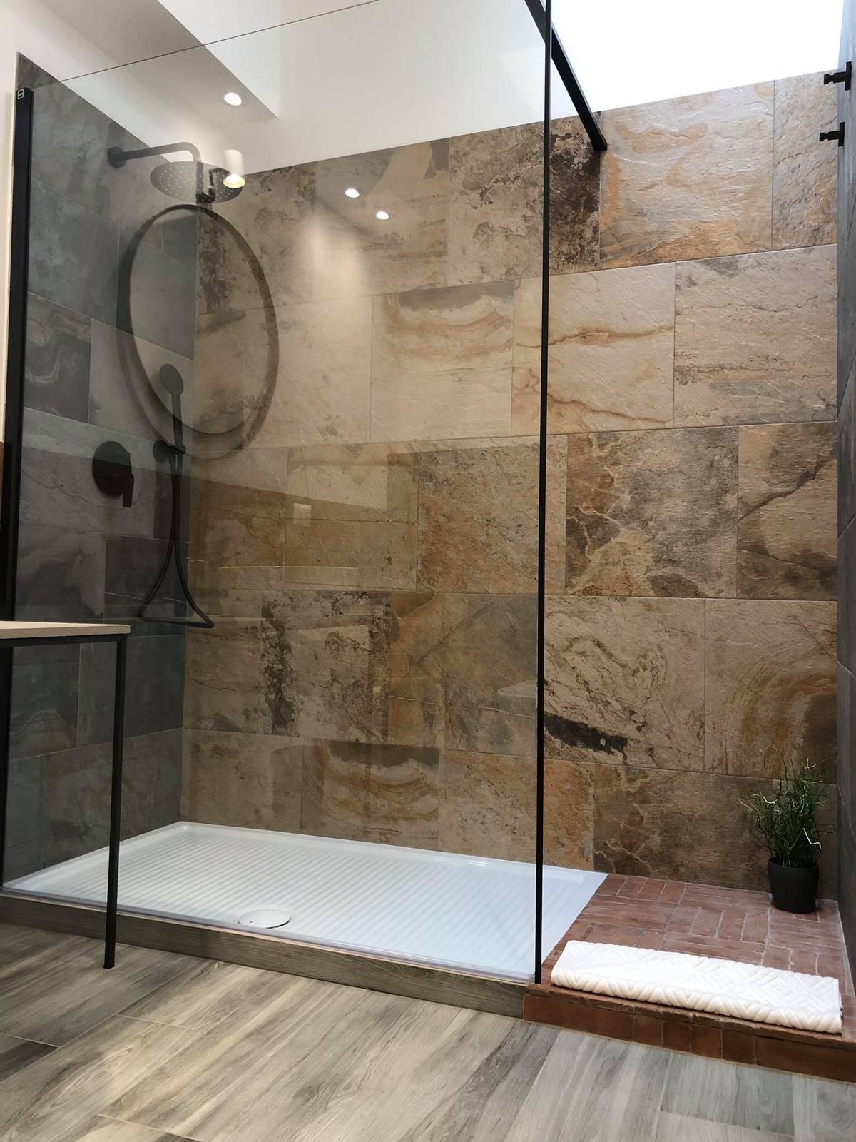 Superior Suite, Courtyard View (Orizzonte) | Bathroom shower
