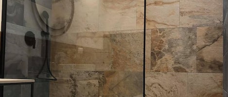 Superior Suite, Courtyard View (Orizzonte) | Bathroom shower