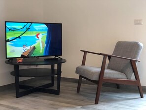 Superior-Suite, Blick auf den Innenhof (Orizzonte) | Fernseher