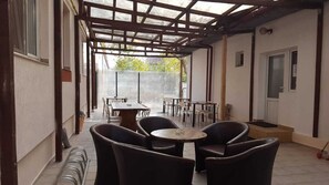 Terrace/patio - Taxi Hostel (Otopeni)