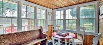 Remodeled Historic Farmhouse ~ 20 Mi to KC!