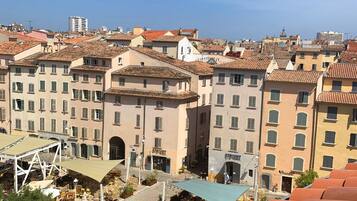 Chambre Skipper avec access rooftop et bassin | Vue sur la ville