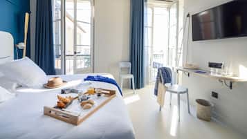 1 bedroom, premium bedding, free minibar, in-room safe
