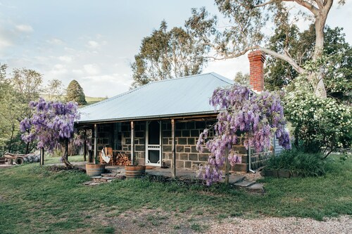 ELLERSLIE COTTAGE - FOR LOVERS AND DREAMERS