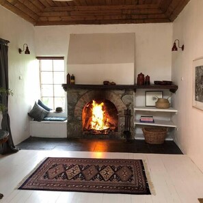 Interior - ELLERSLIE COTTAGE - FOR LOVERS AND DREAMERS (Glenhope)