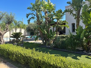 Comfort Double Room, Private Bathroom | Garden view