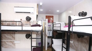 Standard Shared Dormitory, Mixed Dorm (20 Beds) - Super Dormitory (Mumbai)